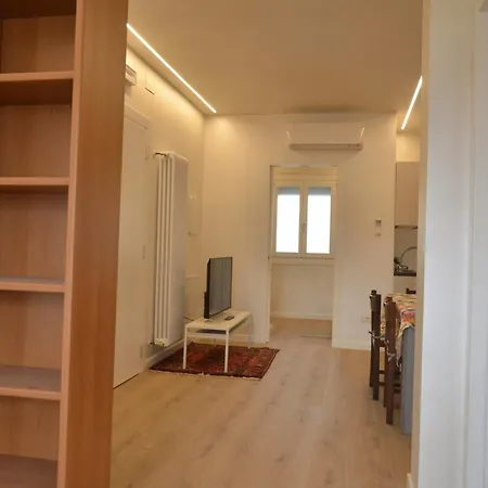 Apartment Cozy And Cheap Pellico Apt