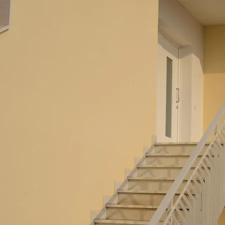 Cozy And Cheap Pellico Apt *