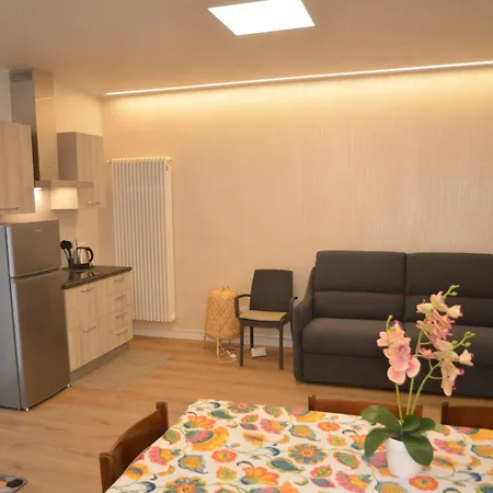 Apartament Cozy And Cheap Pellico Apt *