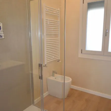 Apartament Cozy And Cheap Pellico Apt